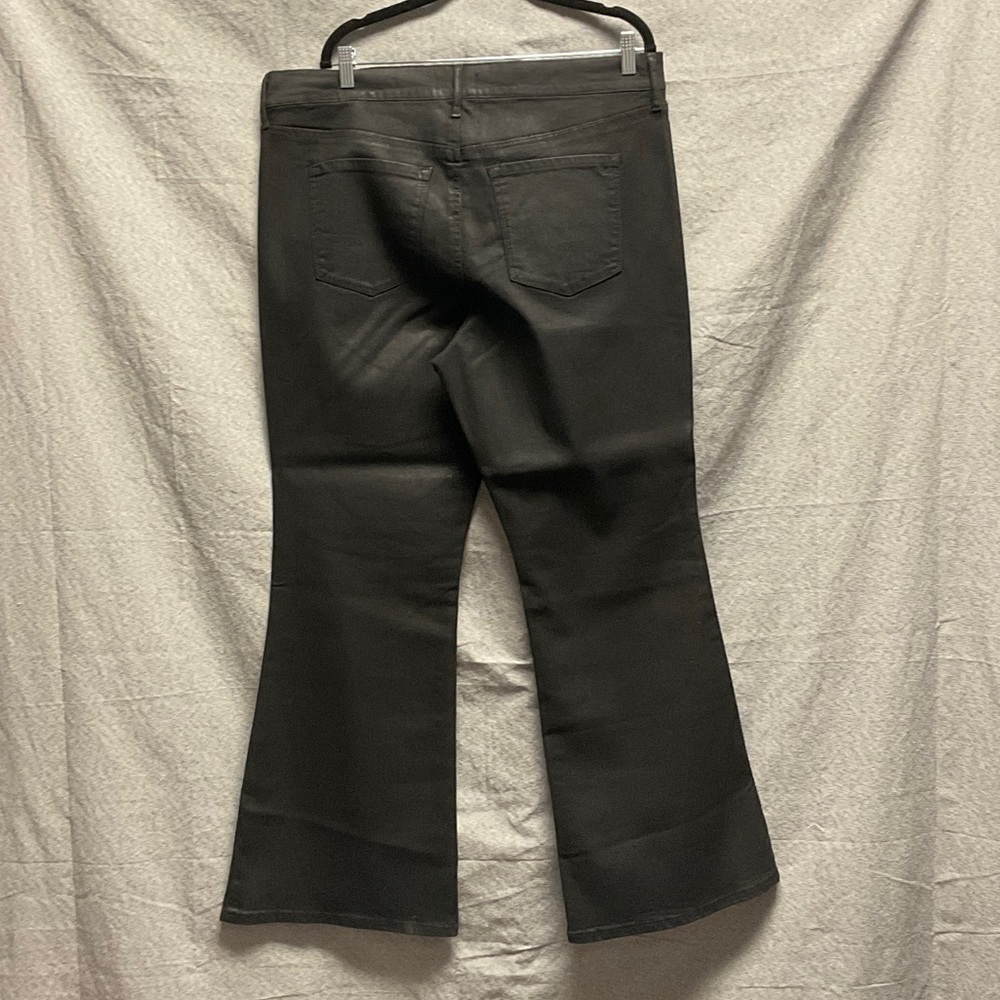 Women's Black waxed textured Flared Jeans - Picture 9 of 10